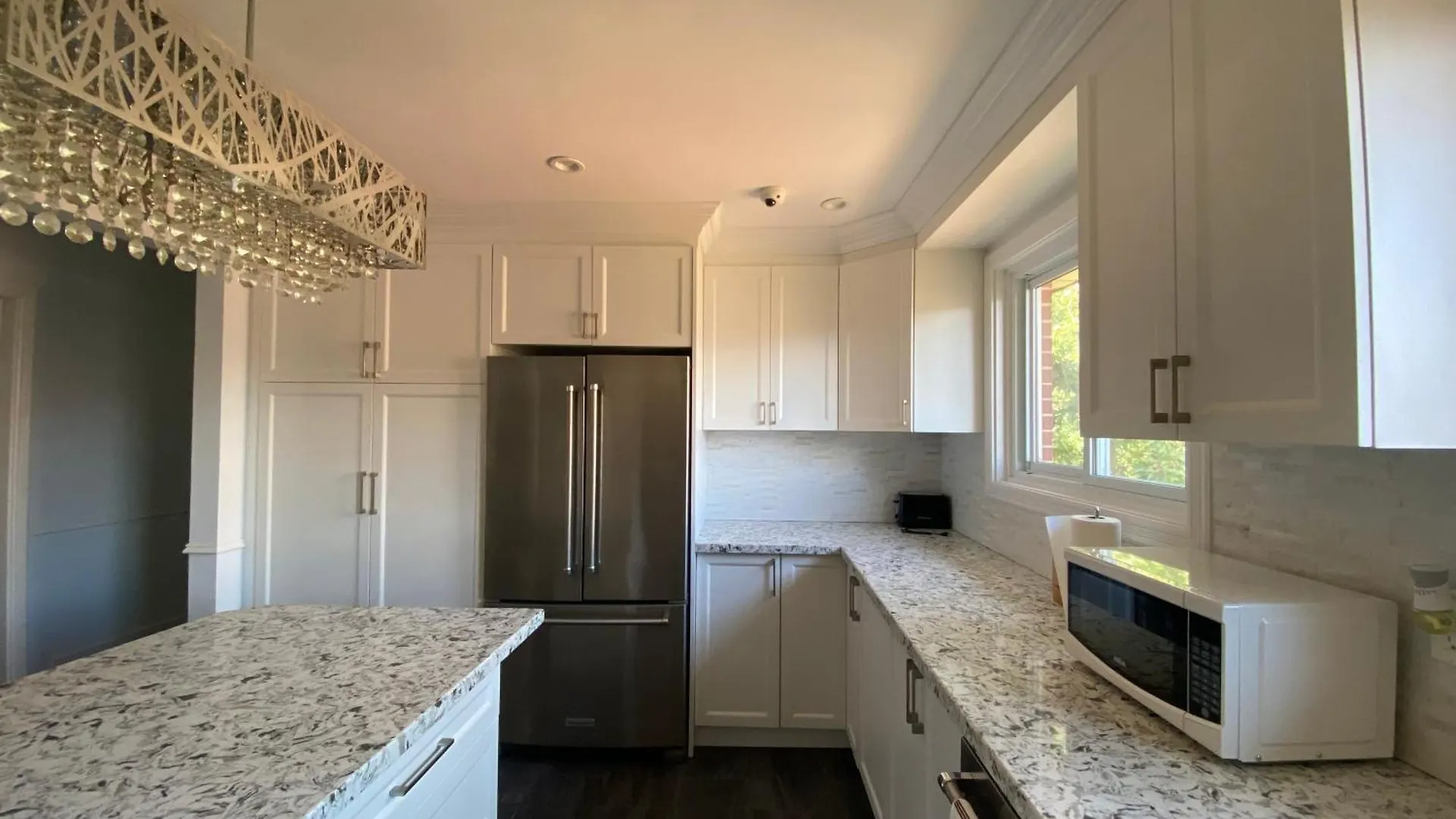 Homestay Yonge And Finch Subway !L Spacious & Bright Private Bedroom With Shared Amenties Toronto