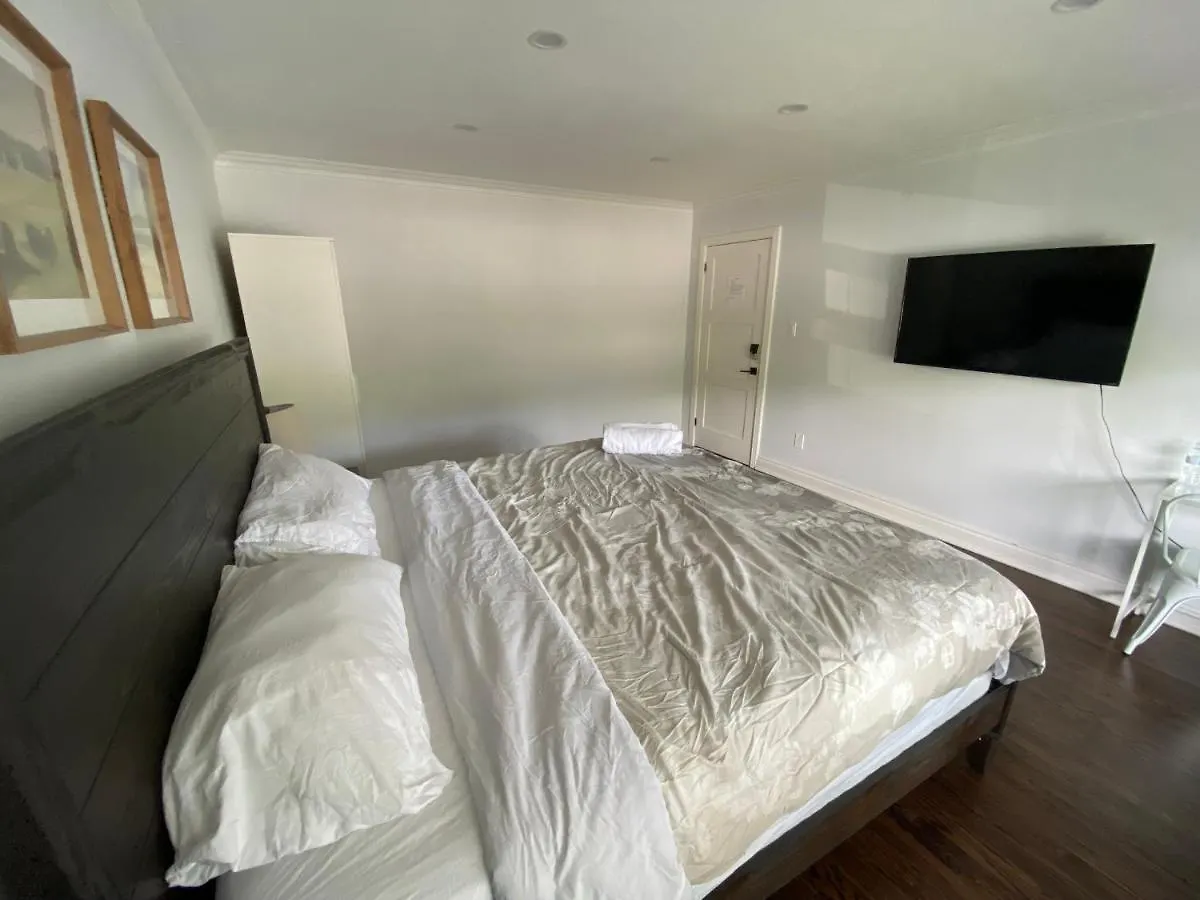 Yonge And Finch Subway !L Spacious & Bright Private Bedroom With Shared Amenties Toronto